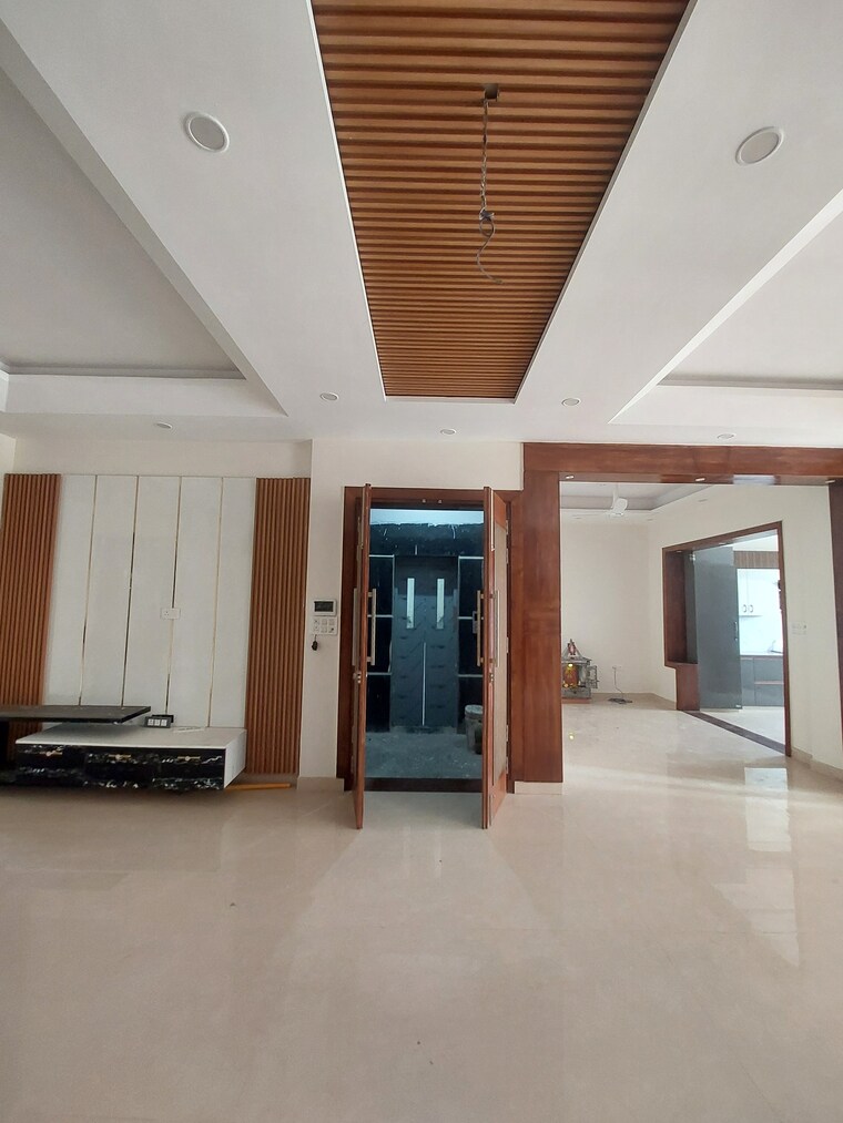 Kitchen, sector 28 4 Bedroom 350 Sq.Yd. Builder Floor In Sector 28 Faridabad 8249070