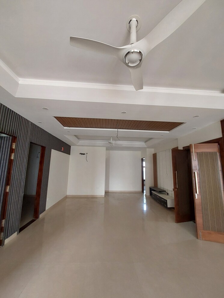 undefined, sector 28 4 Bedroom 350 Sq.Yd. Builder Floor In Sector 28 Faridabad 8249070