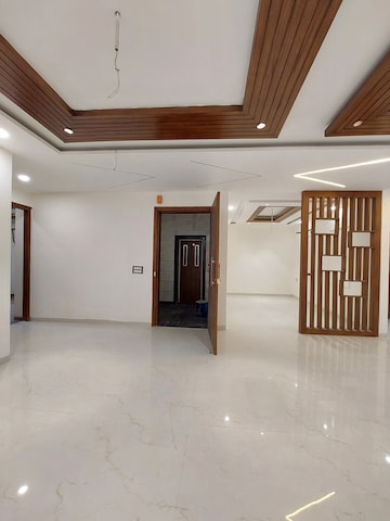 Building Lobby in 4 BHK Builder Floor at Sector 28 – for Sale