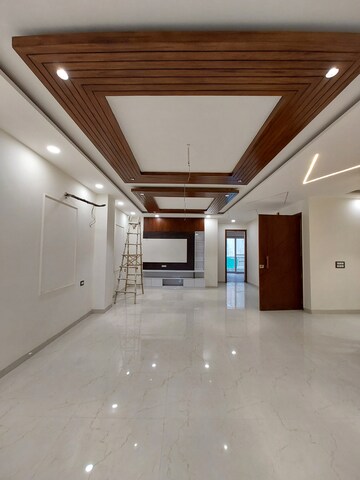 Building Lobby in 4 BHK Builder Floor at Sector 28 – for Sale