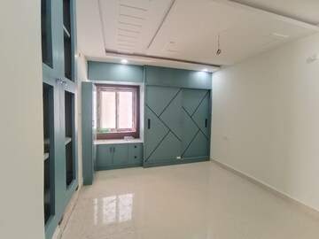Room in 2 BHK Apartment at Kondapur – for Rent