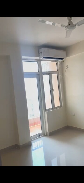 Room in 2 BHK Apartment at M R Platinum 321, Raj Nagar Extension – for Rent