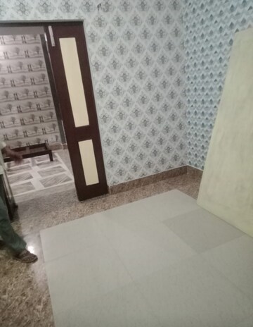 Room in 2 BHK Independent House at Aliganj – for Rent
