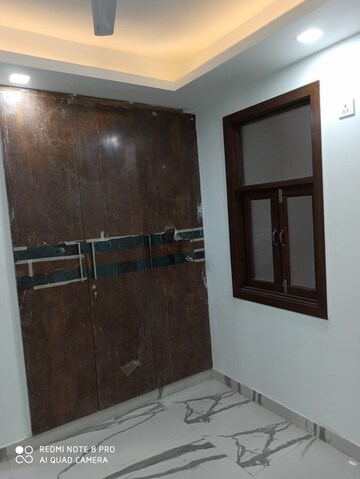 Furnished Amenities in 2 BHK Apartment at Panchsheel Vihar – for Rent