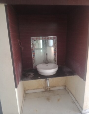 Bathroom in 2 BHK Villa at Jankipuram – for Rent