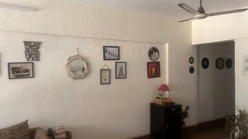 Furnished Amenities in 2 BHK Apartment at Green View Tower, Versova – for Rent