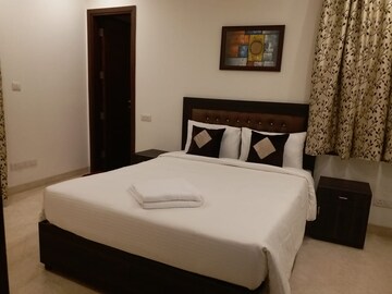 Bedroom in 3 BHK Apartment at Safdarjang Enclave – for Rent