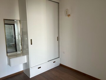 Room in 2.5 BHK Apartment at ROF Amaltas, Sector 92 – for Rent