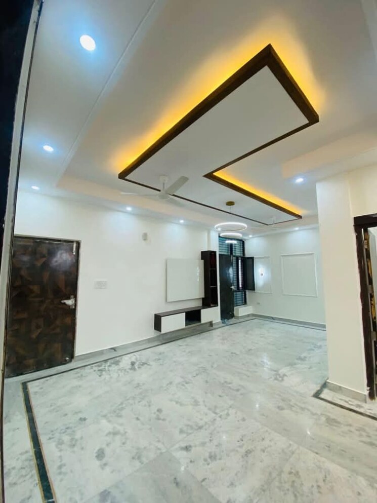 Room, sector 42 3 Bedroom 2000 Sq.Ft. Builder Floor In Sector 42 Faridabad 8249230