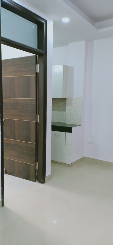 Room in 1 BHK Apartment at Panchsheel Vihar – for Rent