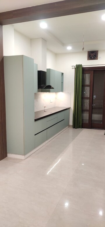  2 BHK Apartment at Sector 14 – for Rent