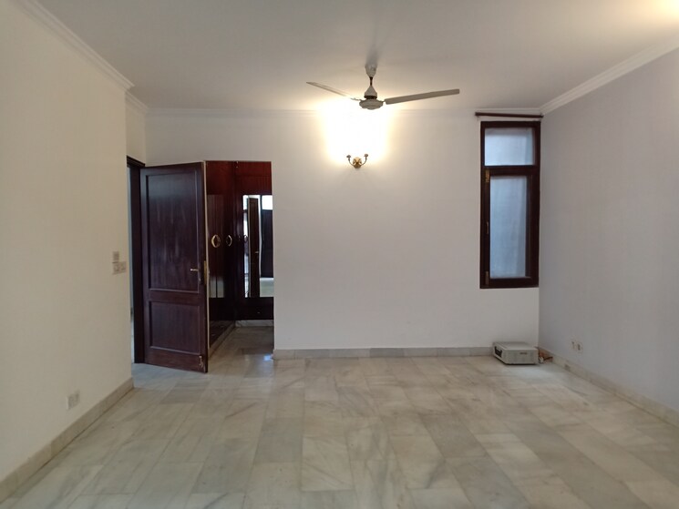 Room, greater kailash i 4 Bedroom 2500 Sq.Ft. Apartment In Greater Kailash I Delhi 8249310