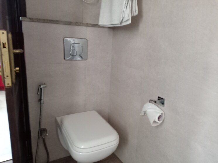 Bathroom, greater kailash i 4 Bedroom 2500 Sq.Ft. Apartment In Greater Kailash I Delhi 8249310