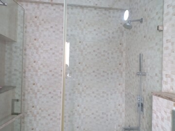 Furnished Amenities in 4 BHK Apartment at Greater Kailash I – for Rent