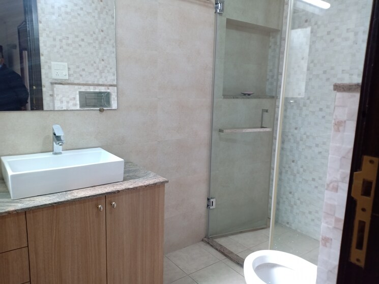 Bathroom, greater kailash i 4 Bedroom 2500 Sq.Ft. Apartment In Greater Kailash I Delhi 8249310