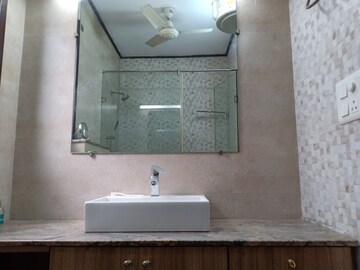 Furnished Amenities in 4 BHK Apartment at Greater Kailash I – for Rent