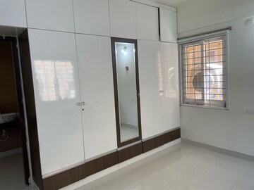 Room in 3 BHK Apartment at Reliance Paradise, Kondapur – for Sale