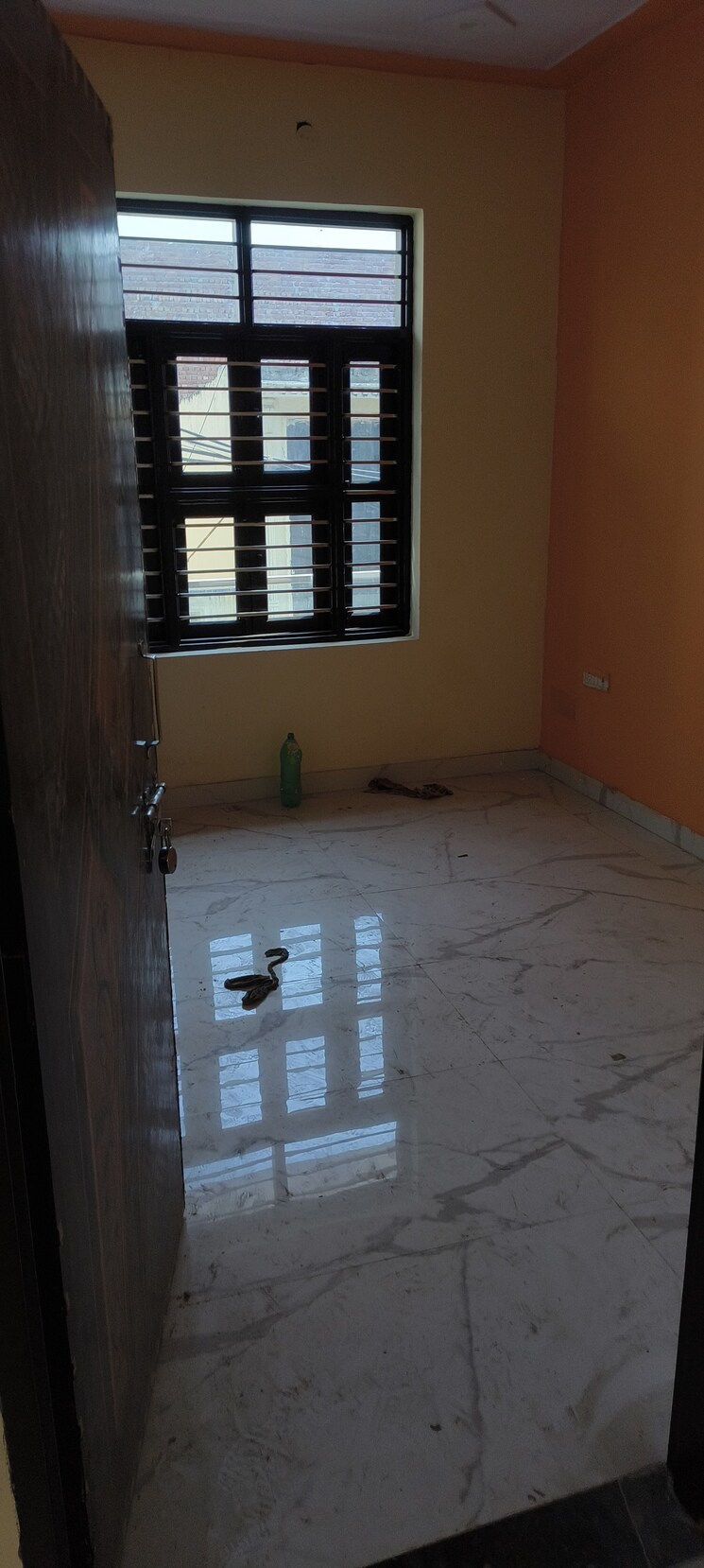 Room, sector 48 3 Bedroom 75 Sq.Yd. Independent House In Sector 48 Faridabad 8249490