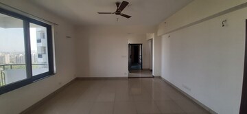 Room in 4 BHK Apartment at AWHO Twin Towers PH4, Omega I Greater Noida – for Rent