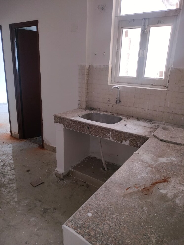 Kitchen, new ashok nagar 2 Bedroom 633 Sq.Ft. Apartment In New Ashok Nagar Delhi 8249813