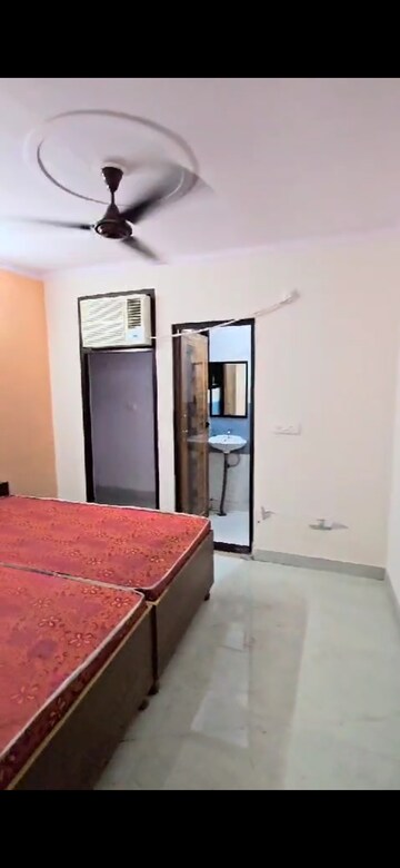 Furnished Amenities in 1.5 BHK Builder Floor at New Ashok Nagar – for Rent