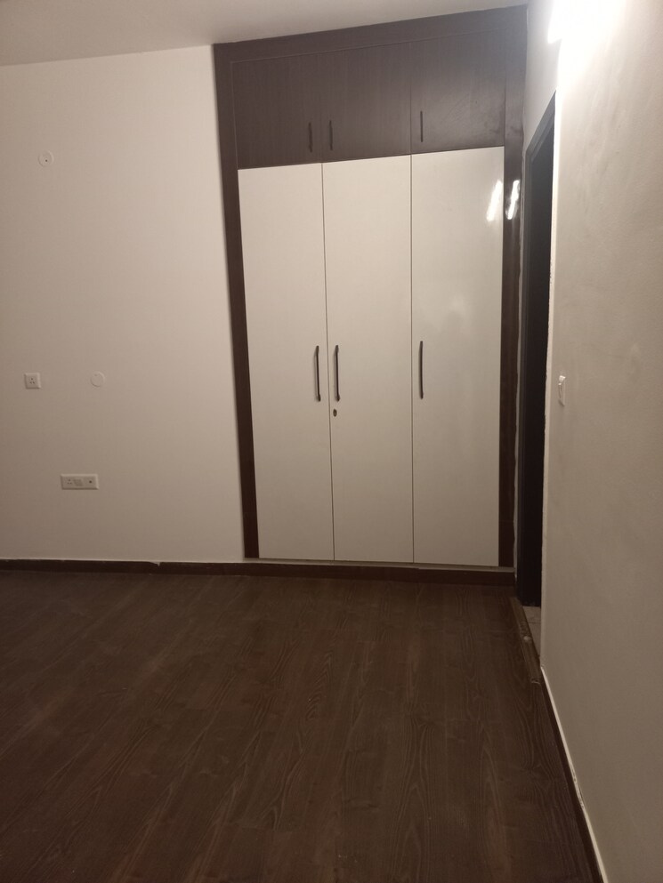 undefined, elite-golf-green 4 Bedroom 2335 Sq.Ft. Apartment In Sector 79 Noida 8249643