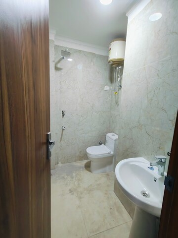 Bathroom in 2 BHK Builder Floor at Chhajjupur – for Rent