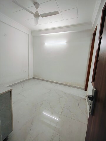 Room in 2 BHK Builder Floor at Chhajjupur – for Rent