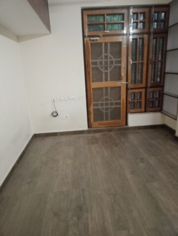 Room in 2 BHK Villa at Aliganj – for Rent