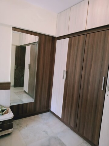 Bedroom in 2.5 BHK Apartment at Shanti Tower, Andheri West – for Rent