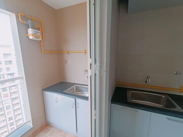 Room in 2 BHK Apartment at Sobha Dream Gardens, Thanisandra Main Road – for Rent