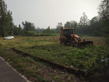 Plot Area in  Land at Raipur Road – for Rent