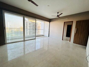 Room in 3 BHK Apartment at Seawoods – for Rent
