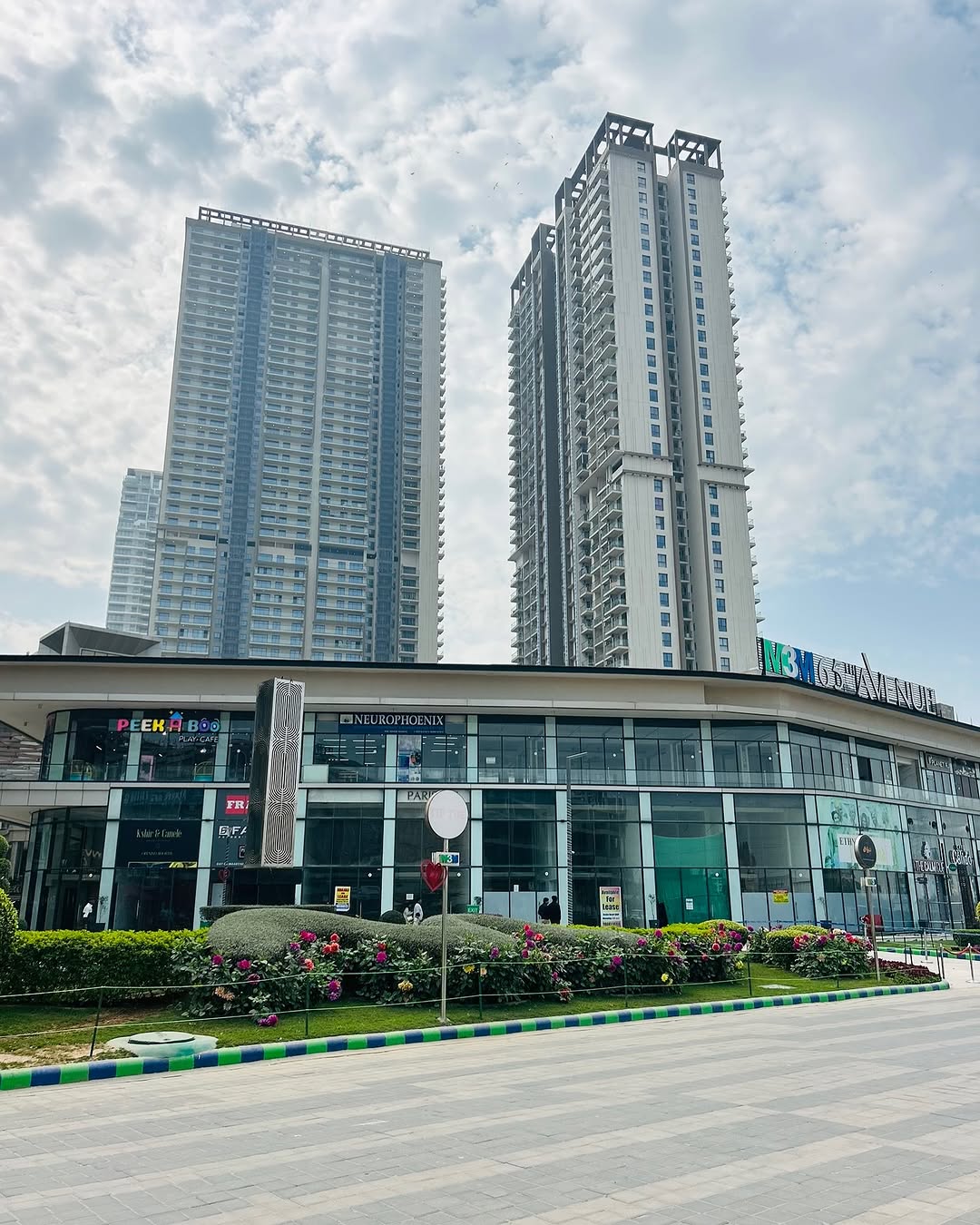 2 BHK + Extra Room Apartment For Sale in M3M Heights