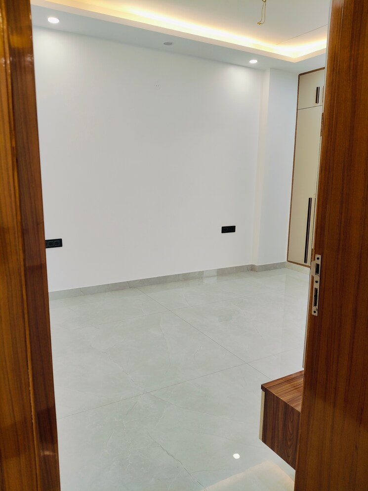 Room, vaishali sector 5 4 Bedroom 2200 Sq.Ft. Builder Floor In Vaishali Sector 5 Ghaziabad 8249860