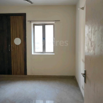 Room in 2.5 BHK Apartment at Eros Sampoornam, Ecotech 12 Greater Noida – for Rent