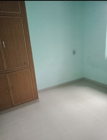 Room in 2 BHK Independent House at Aliganj – for Rent