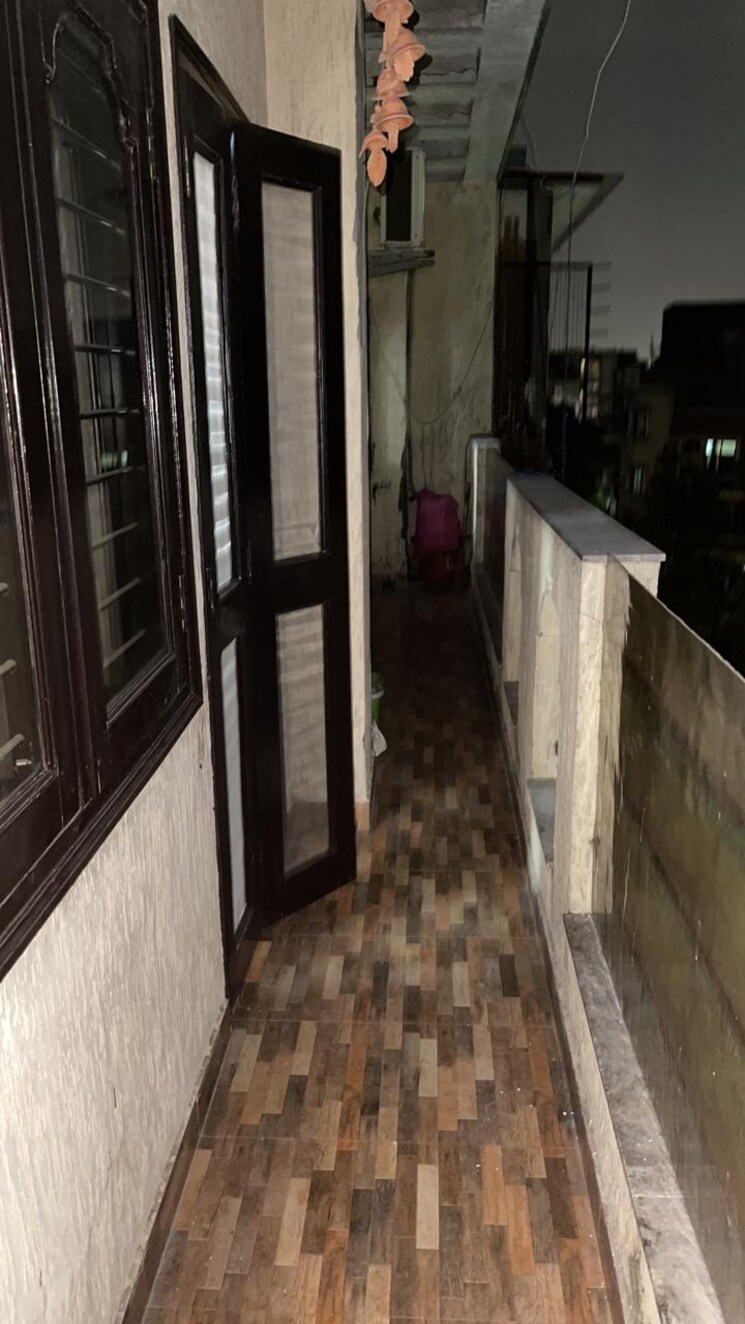 Balcony, lajpat nagar iii 3 Bedroom 1800 Sq.Ft. Builder Floor In Lajpat Nagar Iii Delhi 8249856