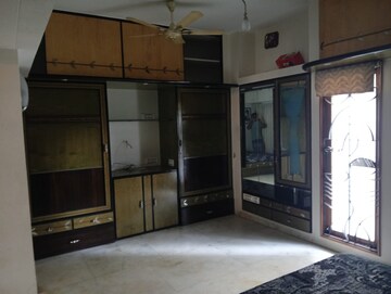 Room in 3 BHK Apartment at Nehrunagar – for Rent