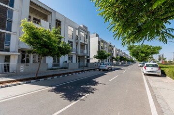 4 BHK Builder Floor For Sale in Vatika India Next, Sector 82