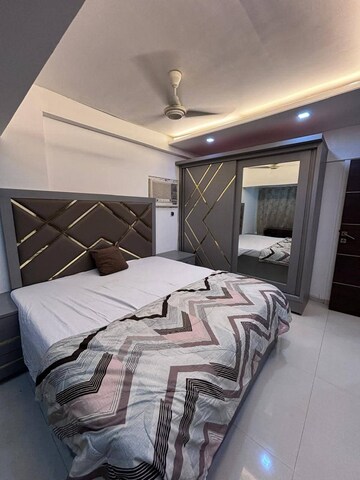 2 BHK Apartment For Rent in Green Crest Apartment, Andheri West