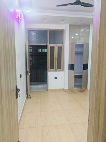 Building Lobby in 3 BHK Builder Floor at Shakti Khand – for Rent