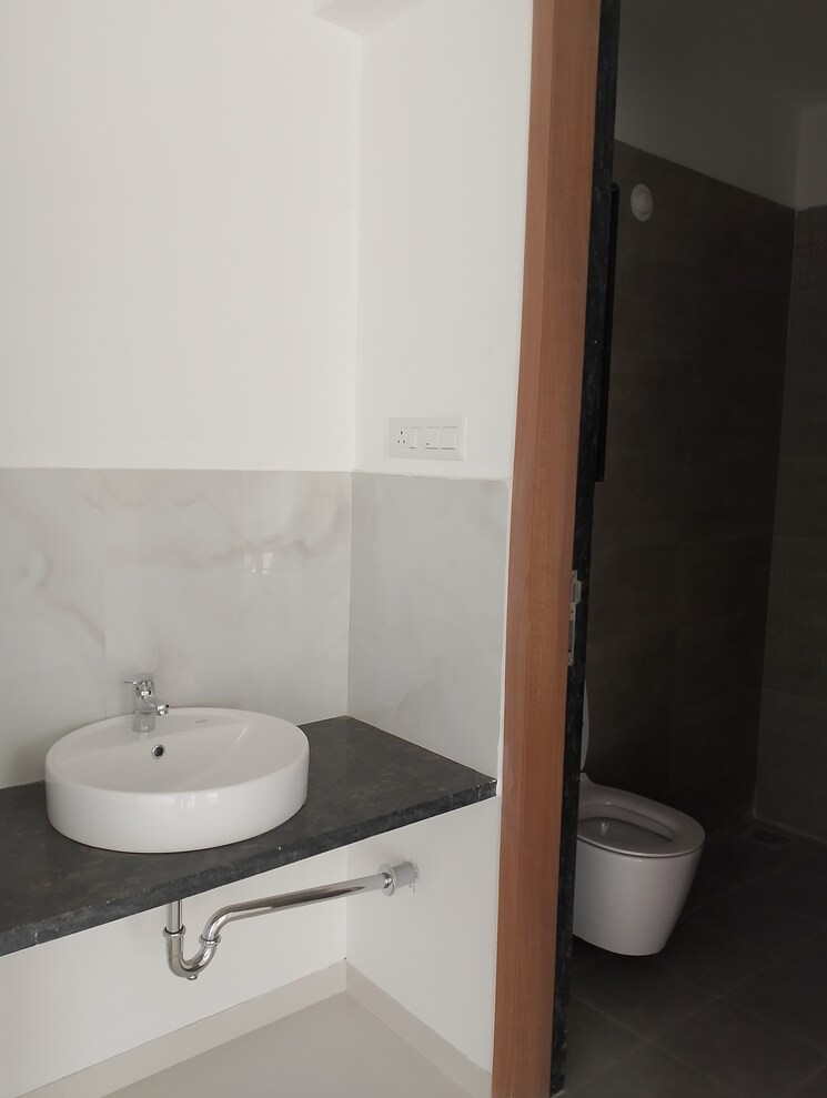 Bathroom, regency-astra 3 Bedroom 1172 Sq.Ft. Apartment In Baner Pune 8249915
