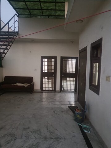 Room in 2.5 BHK Independent House at Sector 55 – for Rent