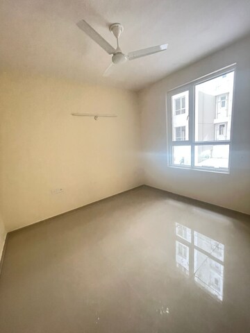 Room in 3 BHK Apartment at Omaxe Waterscapes, Gomti Nagar – for Sale
