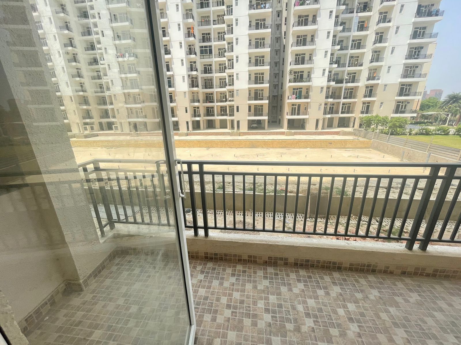 3 BHK + Servant Room Apartment For Sale in Omaxe Waterscapes