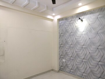 Room in 3 BHK Builder Floor at Niti Khand – for Rent