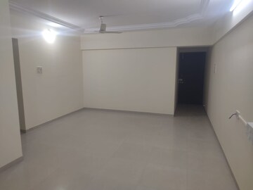 Room in 2 BHK Apartment at Gaurav Apartment Goregaon, Goregaon East – for Rent