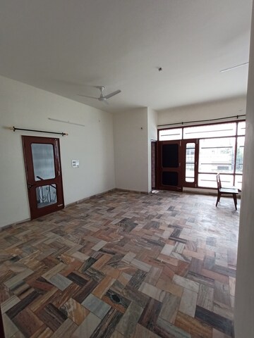 2 BHK Independent House For Rent in Sector 7