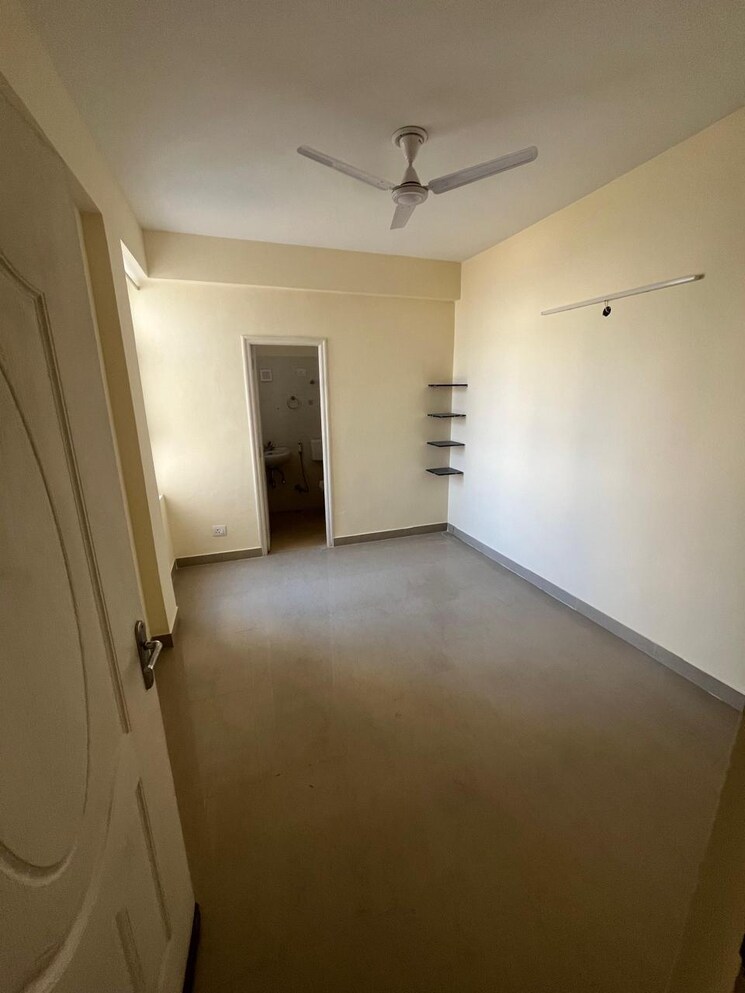 Bedroom, shree-vardhman-mantra 2 Bedroom 550 Sq.Ft. Apartment In Sector 67 Gurgaon 8250317